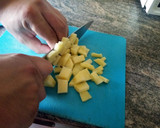 Foto del paso 1 de la receta: Filetes de merluza empanados con patatas en 25 minutos