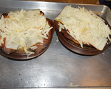 A picture of step 4 of Onion soup.