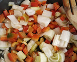 Foto del paso 2 de la receta: Macarrones con pisto y soja texturizada