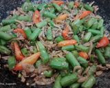 Foto langkah ke 4 dari resep Tumis Pedas Teri Buncis.