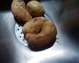Foto del paso 1 de la receta: Papas rellenas con salteado de verduras