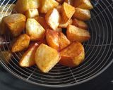 A picture of step 5 of Crispy potato chat.