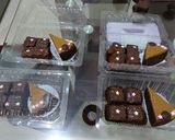 Foto langkah ke 8 dari resep Brownies Putih TeLur.