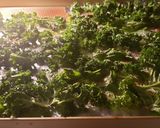 A picture of step 4 of Kale Chips 🥬.