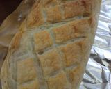 Foto langkah ke 5 dari resep Salmon Wellington.
