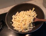 Foto langkah ke 4 dari resep Creamy beef mushroom fussili.
