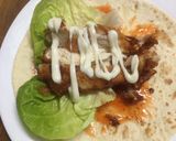 Gambar langkah 5 resipi Tortilla Bawang Putih bersama Ayam / Chicken Garlic Wrap.