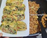 Foto langkah ke 5 dari resep Gyeran-mari 계란말이 (Korean Egg Roll / Rolled Omelette).