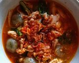 Foto langkah ke 4 dari resep Seblak Cilok Jamur Tiram.