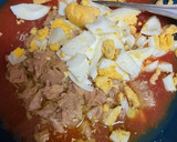 Foto del paso 2 de la receta: Empanadillas integrales de bonito, tomate y huevo cocido