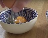 A picture of step 4 of Eggs Benedict.