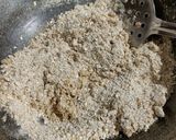 A picture of step 3 of Oats dry fruit panjeeri.