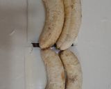 Foto langkah ke 2 dari resep Banana Choco Cheese Puff Pastry.