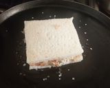 A picture of step 3 of Caramelized Schezwan Aaloo Masala Sandwich.