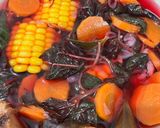 Foto langkah ke 4 dari resep Sayur Bening Bayam Merah Wortel Jagung.