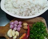 Foto langkah ke 1 dari resep Nasi goreng ebi & kemiri.