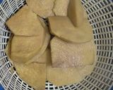 A picture of step 1 of Yam fry.