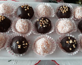 Foto del paso 5 de la receta: Bombones de coco y chocolate