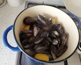 A picture of step 3 of Steamed lemon mussels.