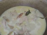Opor ayam kuah putih