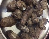 A picture of step 1 of Crispy baked colacasia.