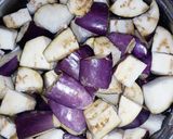 चटपटा मसाला बैंगन(chatpata masala baingan recipe in hindi) रेसिपी चरण 1 फोटो