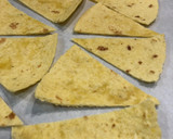 Foto del paso 5 de la receta: Nachos caseros con salsa cremosa de mango