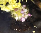 Foto langkah ke 3 dari resep Nasi goreng spesial.