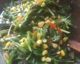 Foto langkah ke 5 dari resep Sayur Kuah Bening (Bayam Merah + Jagung Manis).