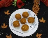 A picture of step 4 of Besan Ladoo.