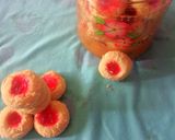 Foto langkah ke 7 dari resep Thumbprint strawberry jam cake.