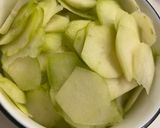 Hình bước làm 2 của món Nộm cóc non củ sắn (củ đậu)