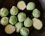 Foto del paso 2 de la receta: Colecitas de bruselas salteadas