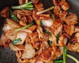 Hình bước làm 3 của món KIM CHI XÀO THỊT HEO (Buta Kimuchi)