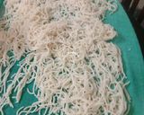 A picture of step 3 of Hakka noodles.