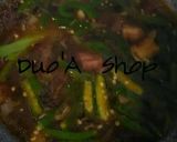 Foto langkah ke 3 dari resep Tumis buncis bakso cabe hijau.