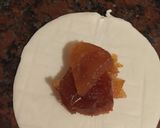 Foto del paso 2 de la receta: Empanaditas dulces🥟🍭 (dulce de membrillo + coco rallado)