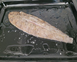 Foto del paso 2 de la receta: Lenguado al horno en un plis plas y muy sabroso