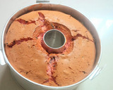 Foto langkah ke 6 dari resep Strawberry Oreo Milk Chiffon Cake .Krucils pasti suka.