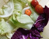 Foto langkah ke 1 dari resep Salad Sayur Dressing Kuning Telur.