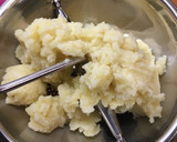 Foto del paso 3 de la receta: Bacalao confitado con puré de patatas, alcachofas y habitas