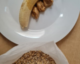 Foto del paso 1 de la receta: Galletas de avena, banana y mantequilla de maní 🥜 sin azúcar ni edulcorante 🍌 veganas