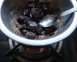 A picture of step 3 of Chocolate Till laddu.