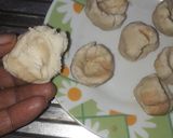 A picture of step 2 of Bread balls with chicken lap.
