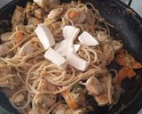 Foto del paso 3 de la receta: Spaghetti con pollo salteado
