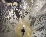 बनाना मिल्क शेक (Banana Milk Shake Recipe In Hindi) रेसिपी चरण 2 फोटो