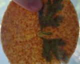 Foto del passaggio 2 della ricetta Raviolo aperto integrale con filigrana al prezzemolo,con funghi e ricotta
