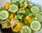 Hình bước làm 2 của món 🌱 Salad Dầu Dấm Xúc Xích Chay
