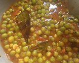 A picture of step 5 of Green Peas Ghugni with Paratha.