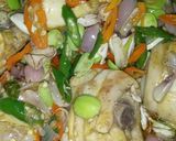 Foto langkah ke 4 dari resep Ayam Pete tumis geledek ala Rose.